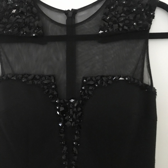 Black lace gown with gems - Picture 4 of 7